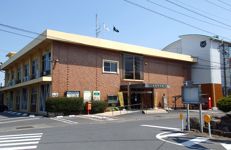 吉富町役場／1,300-1,400m（車4分）